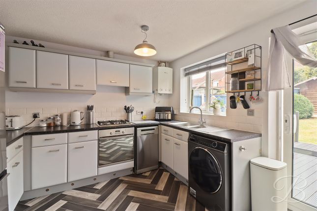20, Maple Drive, Worksop photo 4