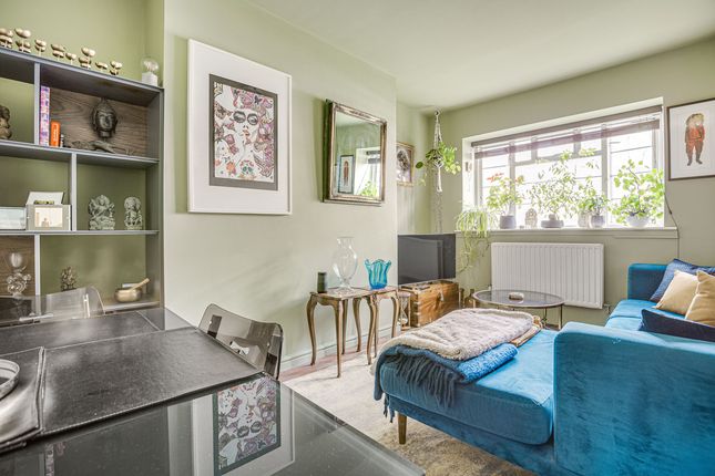 Thumbnail Flat for sale in Clapham Road, Stockwell