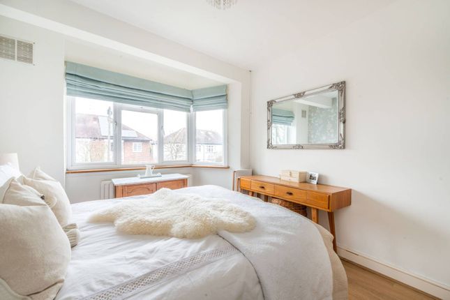 Maisonette for sale in Heatham Park, Twickenham