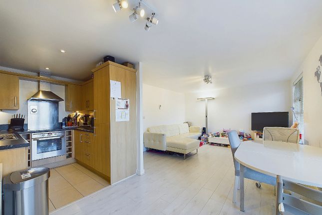 Flat for sale in Cloudeseley Close, Sidcup, Kent