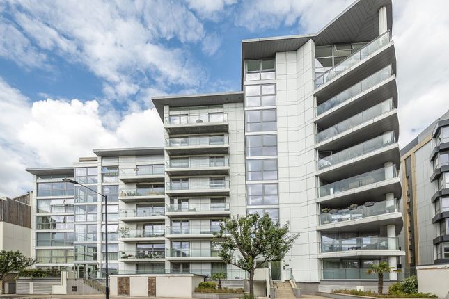 Flat for sale in Rope Street, London