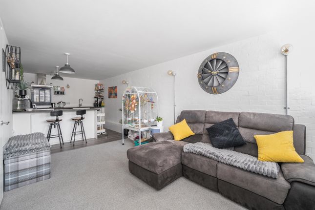 Apartment 11, The Old School, Geneva Place, Bideford photo 4