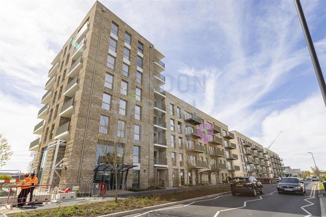 2-bed flat on 40, Unison House, 90 Beresford Avenue, London, £480,000