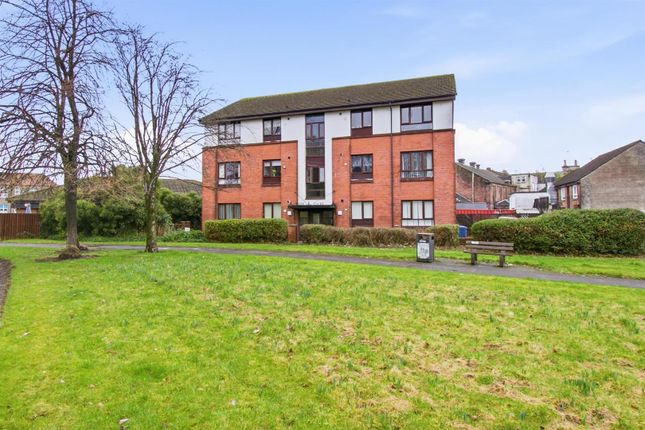 3-bed flat on 1/1, Scott Court, 111, Bridge Street, Alexandria, £110,000