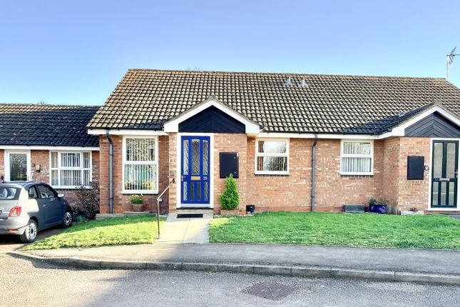 2-bed house on 35, Shephard Mead, Tewkesbury, £220,000