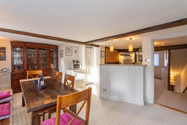 3 Mullins Court, Church Street, Dorking photo 3