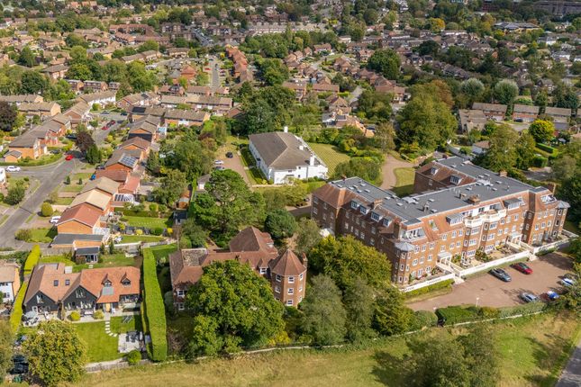 Flat 5, The Lodge Batts Hill, Reigate photo 3