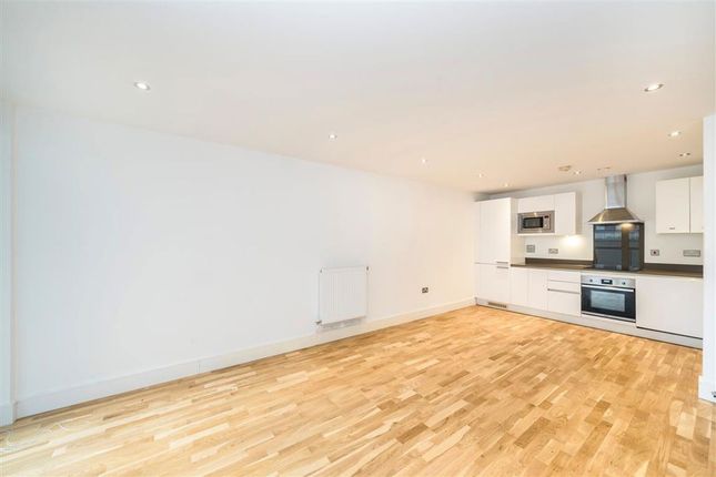 1 Canary View, 23, Dowells Street, London photo 2