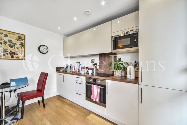 Flat 5,, Ivy Point, St. Andrew's, Bromley-By-Bow photo 4