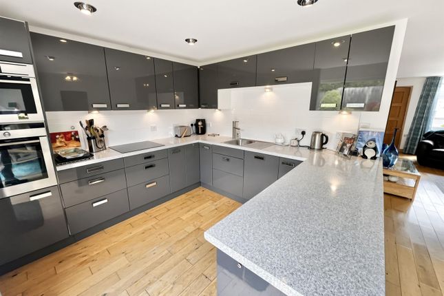 3, Bidston Drive, Handforth photo 4