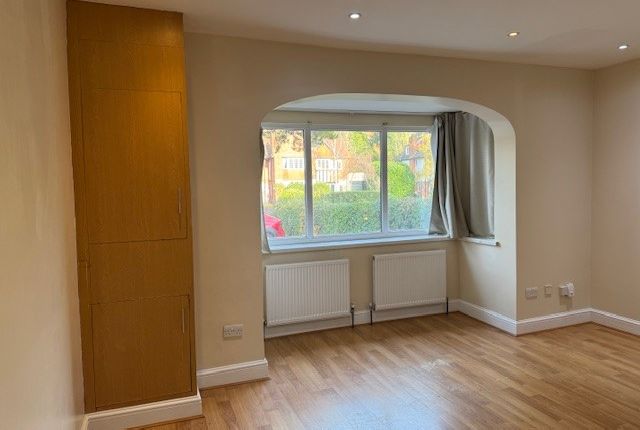Flat 1 55, Foxley Lane, Purley photo 4