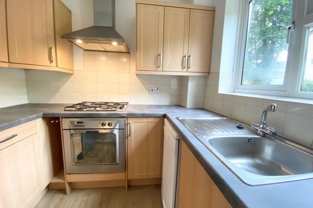 11, Hawkswell Walk, Woking photo 3