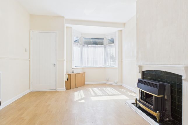 69 Gloucester Street, Gipsyville, Hull photo 4