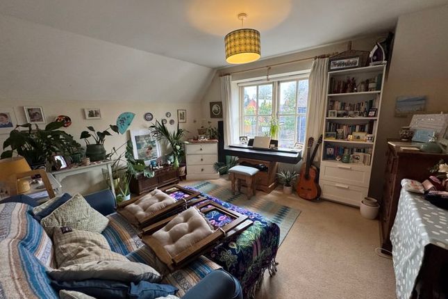 Flat 5,The Old Post Office, Houchin Street, Southampton photo 3