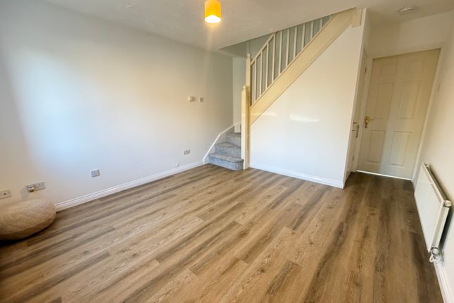 29, Thomson Close, RUGBY photo 4