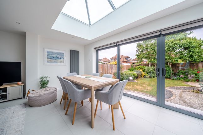 25, Martin Avenue, Hampshire photo 4