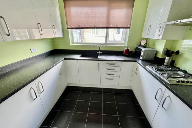 28, Combley Drive, Plymouth photo 3