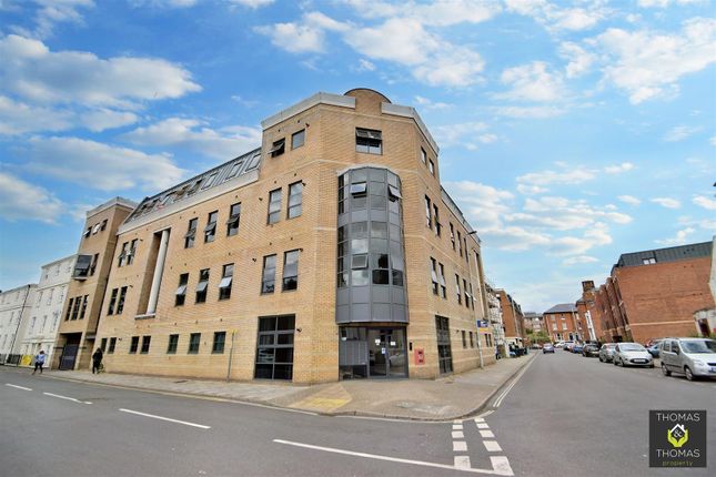 Thumbnail Flat for sale in Park Road, Gloucester