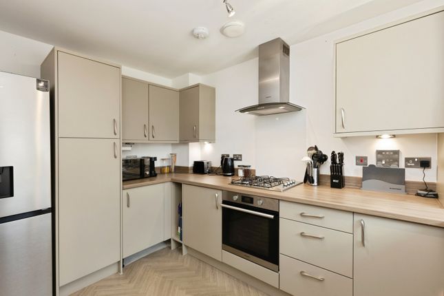 9, Nolder Way, Dursley photo 3