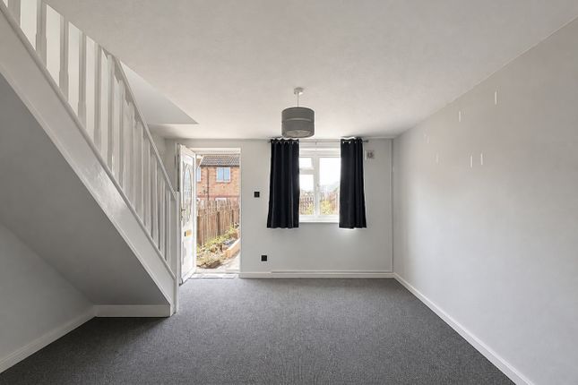 32 Biddiscombe Close, Bridgwater, Somerset photo 3