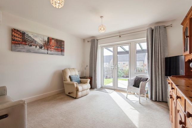 4, Hayden Road, Buntingford photo 2