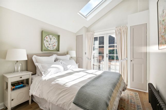 Flat 2, 36, Brenda Road, London photo 3