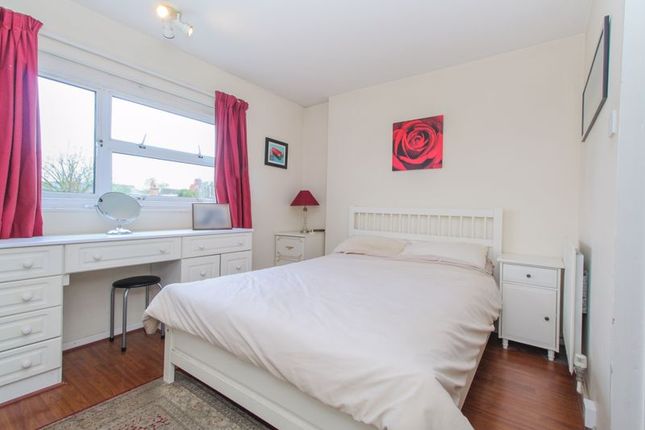 Flat for sale in The Embankment, Bedford