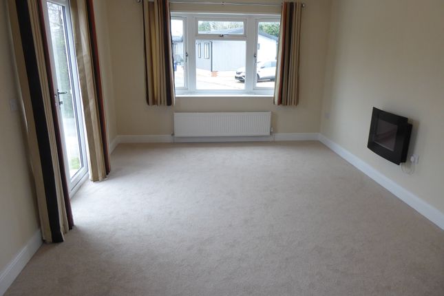 1 Berkeley Drive, Cranbourne Hall Park, Winkfield, Windsor photo 4
