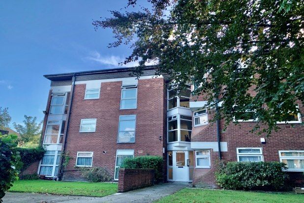 Flat to rent in Livermore Court, Liverpool