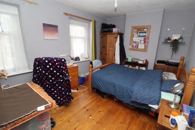 3-bed house on Minny Street, Cardiff, £1,620/mo