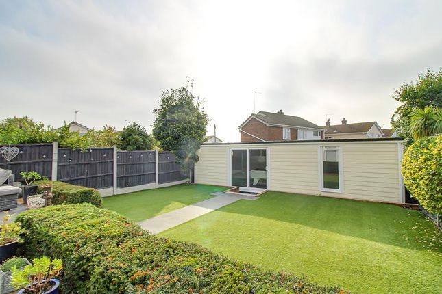 16, Whitehouse Road, Leigh-on-Sea photo 2