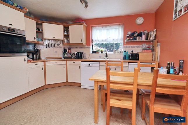 11, Kiln Close, Warwickshire photo 2