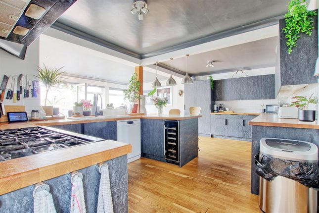 Kitchen.Jpg