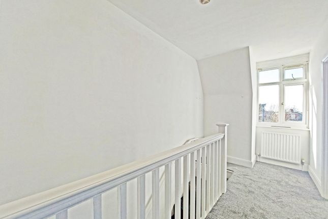 Flat for sale in Broadway Parade, Pinner Road, Harrow