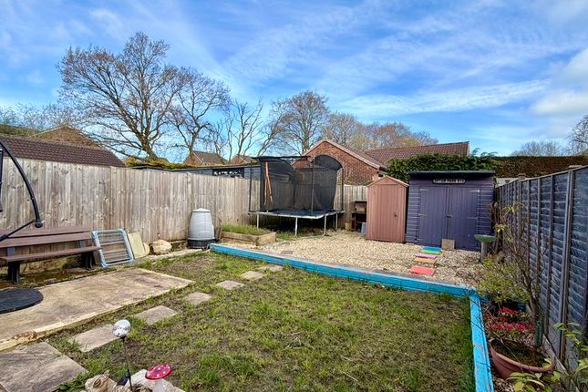28, John Gunn Close, Chard photo 2