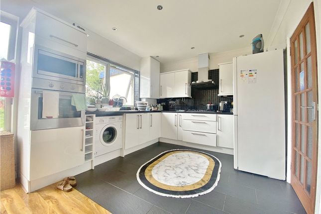 87, Warren Road, Twickenham photo 2