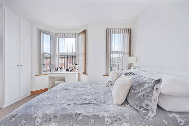 208, Blackhorse Lane, London photo 3