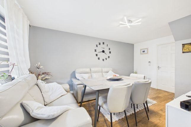7 Oronsay Gate, Larkhall photo 2