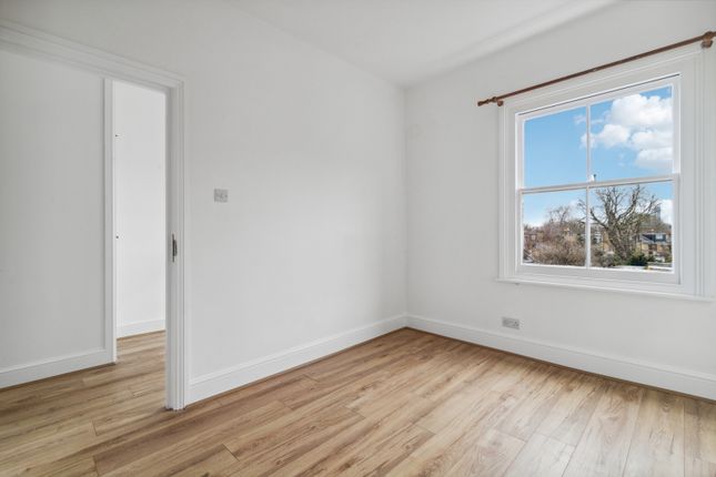 Flat to rent in Chiswick High Road, Bedford Park