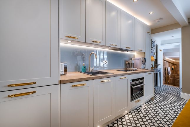Flat 1, 37, Stratford Road, London photo 3