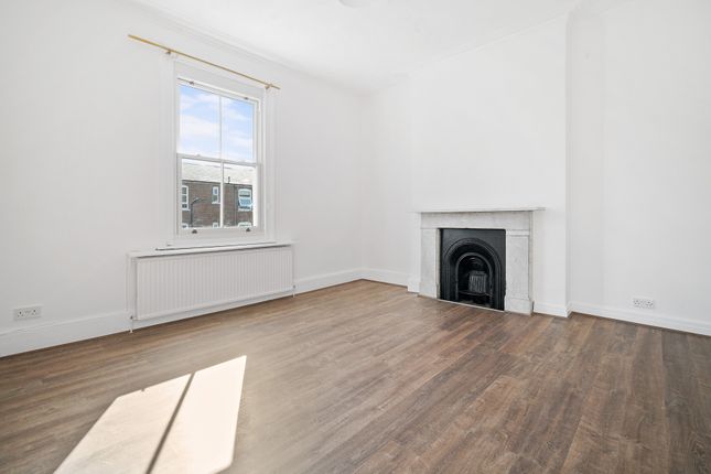 Flat for sale in Goulton Road, Lower Clapton