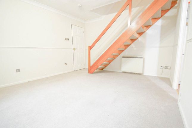 44, Foxden Drive, Maidstone photo 2