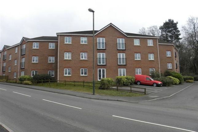 Thumbnail Flat to rent in Newbridge Road, Pontllanfraith, Blackwood