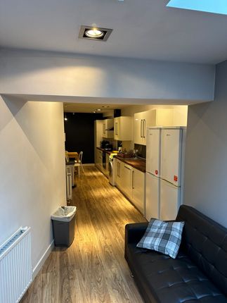 19 Whitegate Road, Huddersfield photo 4