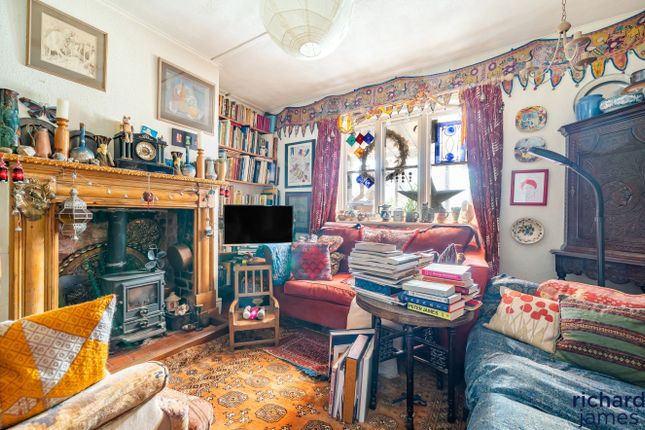 Dena Cottage, The Marsh, Swindon photo 2