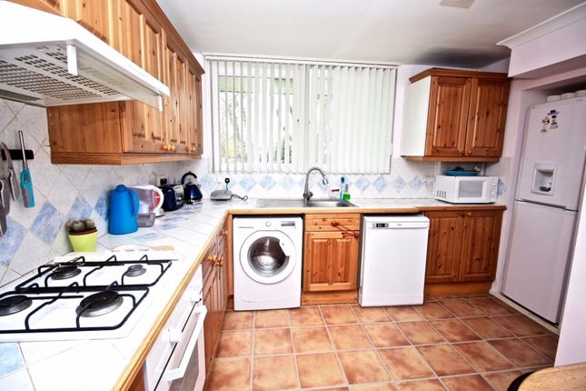 Flat to rent in Clement Close, London