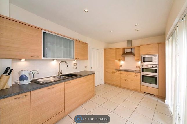 Trevelyan Court, Windsor photo 4
