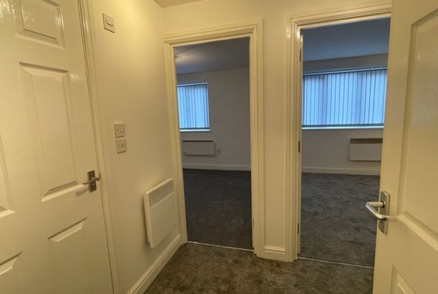 Flat to rent in Square Street, Bury