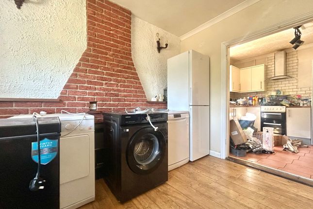 107, Ettingshall Road, Bilston photo 4