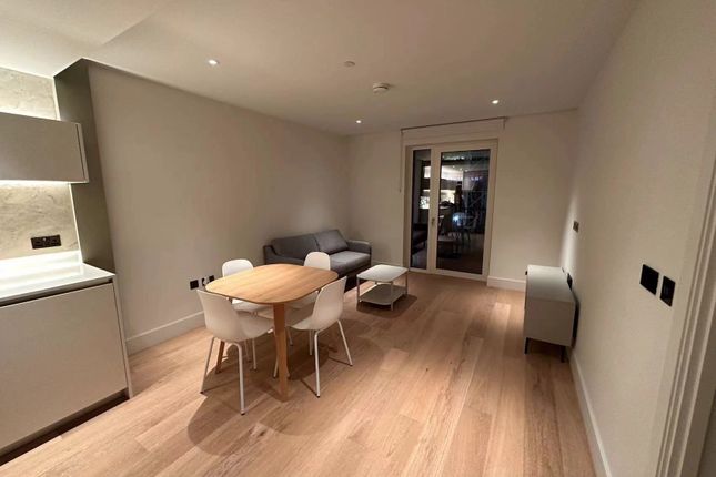 Thumbnail Flat to rent in Cassini Apartments, Cascade Way, London